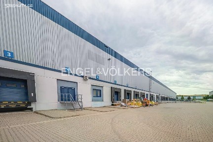 Pronájem skladového prostoru 3700 m²