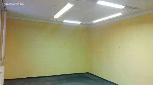 Pronájem kanceláře 500 m²