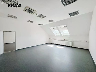 Pronájem kanceláře 65 m²