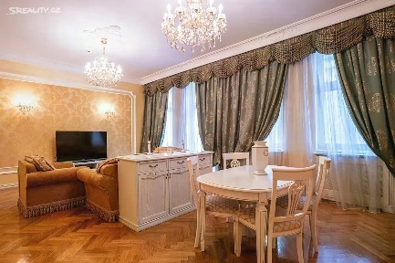 Prodej bytu 3+1 113 m² Divadelní náměstí, Karlovy Vary