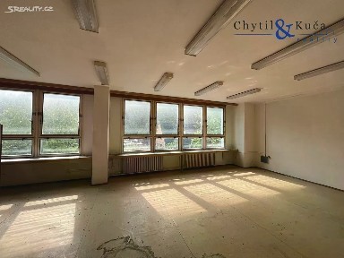 Prodej skladového prostoru 2156 m²