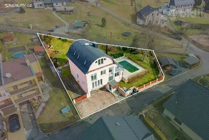 Prodej rodinného domu 281 m², pozemek 1097 m²