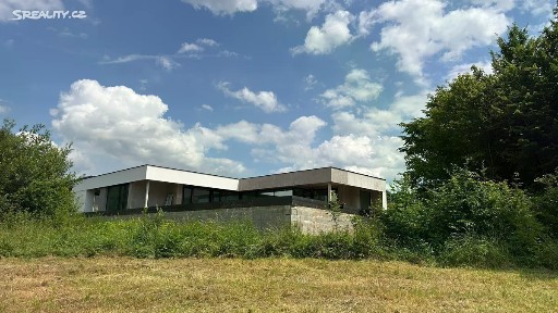 Prodej rodinného domu 231 m², pozemek 816 m²