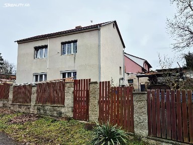 Prodej rodinného domu 130 m², pozemek 1235 m²