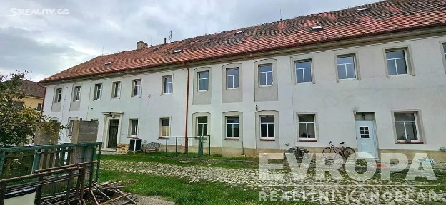 Prodej zemědělské usedlosti 1180 m², pozemek 60735 m²