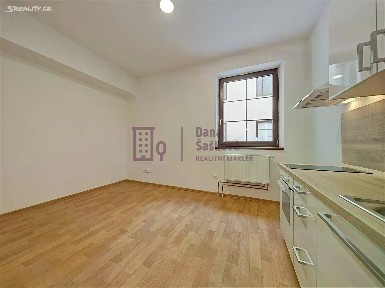 Pronájem bytu 1+kk 20 m² nám. Míru, Jindřichův Hradec - Jindřichův Hradec I