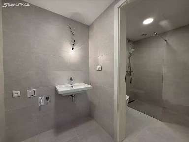 Pronájem bytu 2+kk 55 m² Pražská třída, Hradec Králové - Kukleny