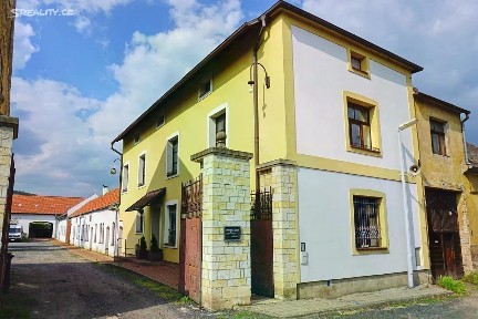 Prodej výrobní haly, prostoru 3501 m² Vršovice