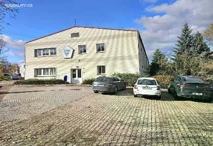 Prodej výrobní haly, prostoru 978 m²