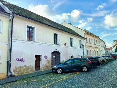 Prodej činžovního domu 710 m²