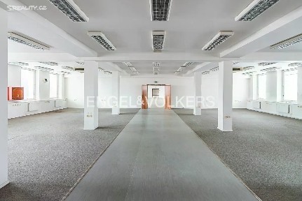 Pronájem skladového prostoru 4385 m²