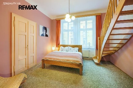 Pronájem bytu 4+1 108 m² Jaltská, Karlovy Vary