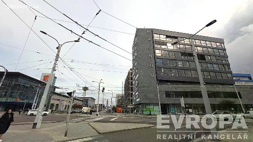 Pronájem kanceláře 90 m²