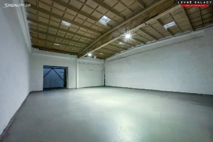 Pronájem skladového prostoru 1000 m²