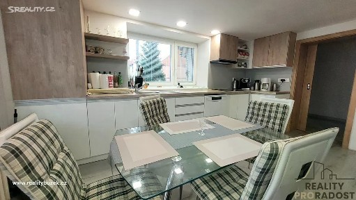 Prodej vícegeneračního domu 210 m², pozemek 1326 m² Horní Újezd