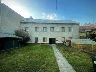 Prodej vícegeneračního domu 376 m², pozemek 985 m²