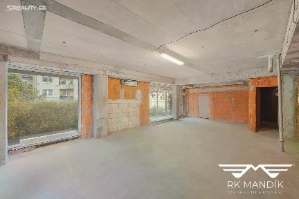 Prodej obchodního prostoru 90 m² K Cukrovaru, Odolena Voda