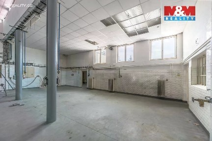 Prodej výrobní haly, prostoru 1350 m²