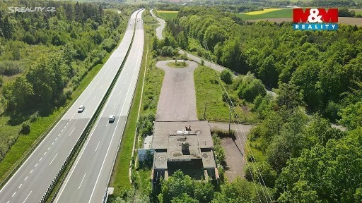 Prodej komerční nemovitosti 890 m²