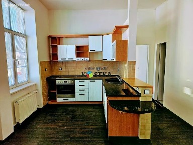 Prodej obchodního prostoru 2500 m²