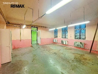 Pronájem skladového prostoru 185 m²
