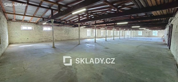 Pronájem skladového prostoru 880 m² Višňová