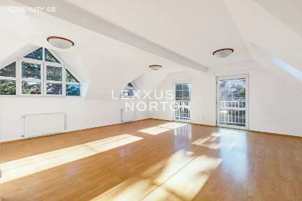 Pronájem rodinného domu 251 m², pozemek 858 m² K vinicím, Praha - Nebušice