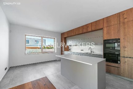 Pronájem rodinného domu 195 m², pozemek 605 m²