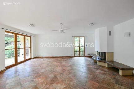 Pronájem rodinného domu 340 m², pozemek 1197 m² Malý dvůr, Praha - Nebušice