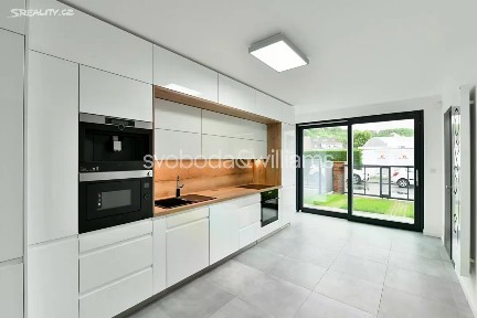 Pronájem rodinného domu 201 m², pozemek 302 m² Na Hutmance, Praha - Jinonice