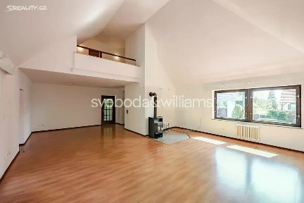 Pronájem rodinného domu 417 m², pozemek 999 m² Ke hrádku, Praha - Kunratice