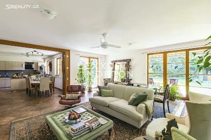 Pronájem rodinného domu 340 m², pozemek 1200 m² Malý dvůr, Praha - Nebušice