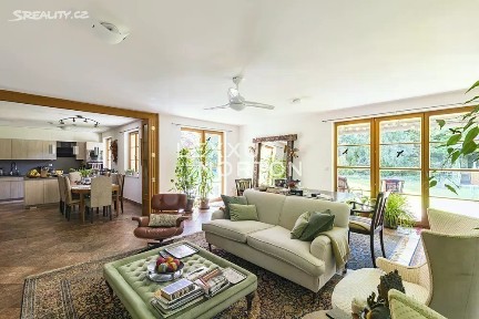 Pronájem rodinného domu 340 m², pozemek 1200 m²