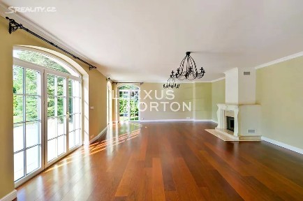 Pronájem vily 600 m², pozemek 1450 m²