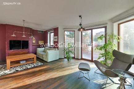 Pronájem rodinného domu 260 m², pozemek 821 m² Pod ovčínem, Praha - Křeslice