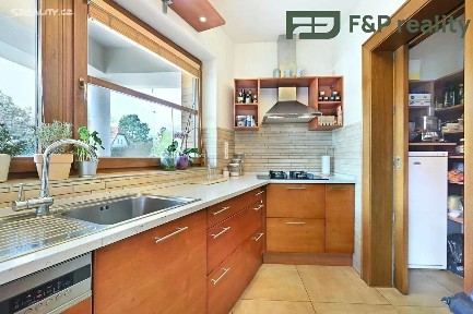 Pronájem vily 412 m², pozemek 1072 m² Rozdělovská, Praha - Břevnov