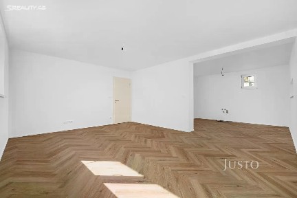 Prodej bytu 2+1 80 m² Kosatcová, Brno - Lesná