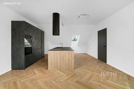 Prodej bytu 3+kk 102 m² Kosatcová, Brno - Lesná