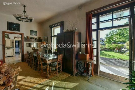Prodej rodinného domu 341 m², pozemek 2310 m²
