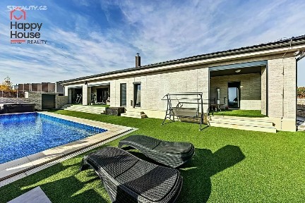 Prodej rodinného domu 378 m², pozemek 1166 m²