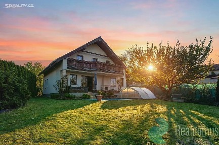 Prodej rodinného domu 174 m², pozemek 811 m²