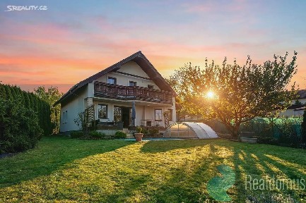 Prodej vily 174 m², pozemek 811 m²