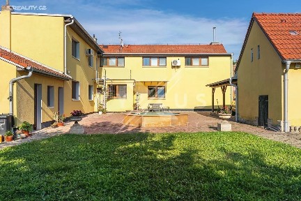 Prodej rodinného domu 250 m², pozemek 1475 m²