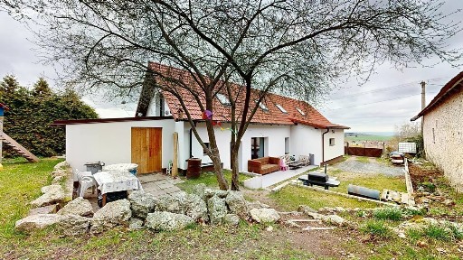 Prodej rodinného domu 207 m², pozemek 355 m²