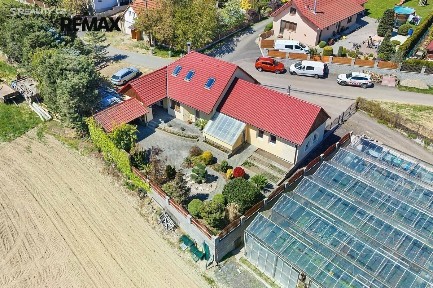 Prodej vícegeneračního domu 148 m², pozemek 7479 m² Miřetice