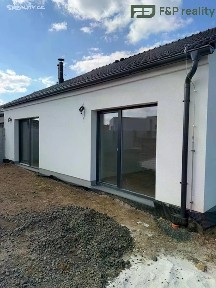 Bavoryně, Beroun, Na Lhotkách