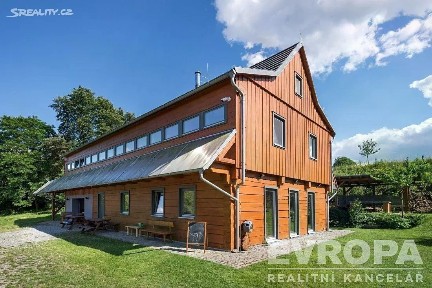 Prodej rodinného domu 260 m², pozemek 70485 m² Bojanovice - Senešnice