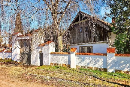 Prodej rodinného domu 300 m², pozemek 1166 m²
