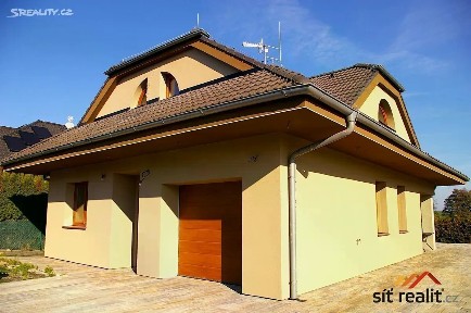 Zlatá, Praha-východ