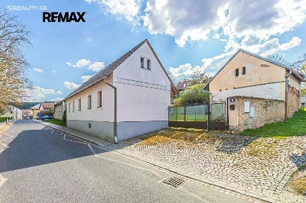 Prodej rodinného domu 363 m², pozemek 1345 m²